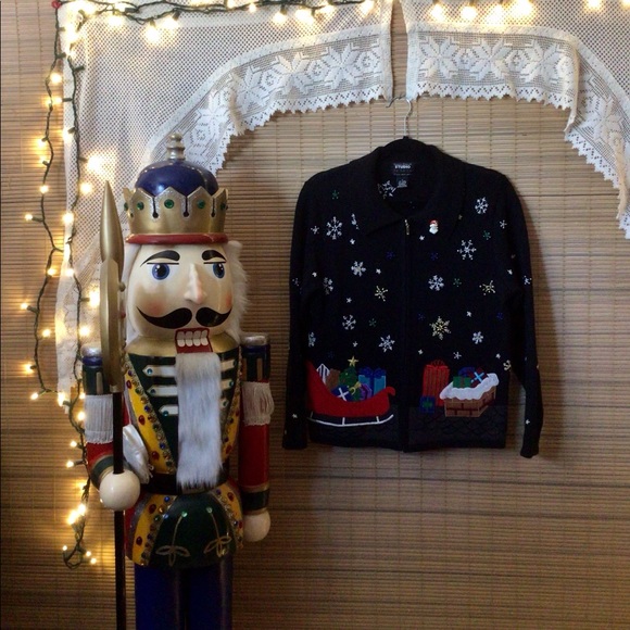 🎄Santa on the roof on a cardigan front & back! - Picture 2 of 15